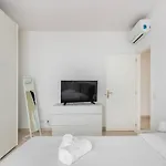 - Motor Valley-homes Apartment Formigine