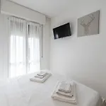 - Motor Valley-homes * Formigine