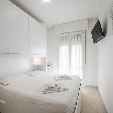 - Motor Valley-homes *