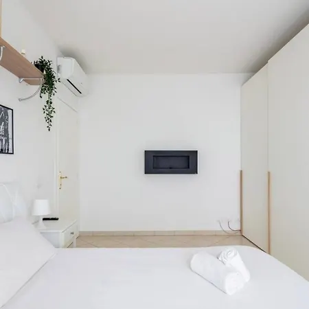 - Motor Valley-homes * Formigine