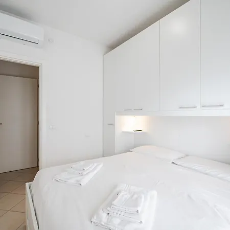 - Motor Valley-homes