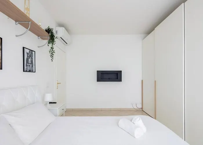 - Motor Valley-homes * Formigine