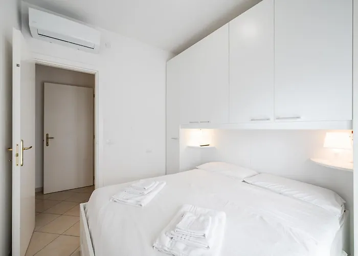 - Motor Valley-homes