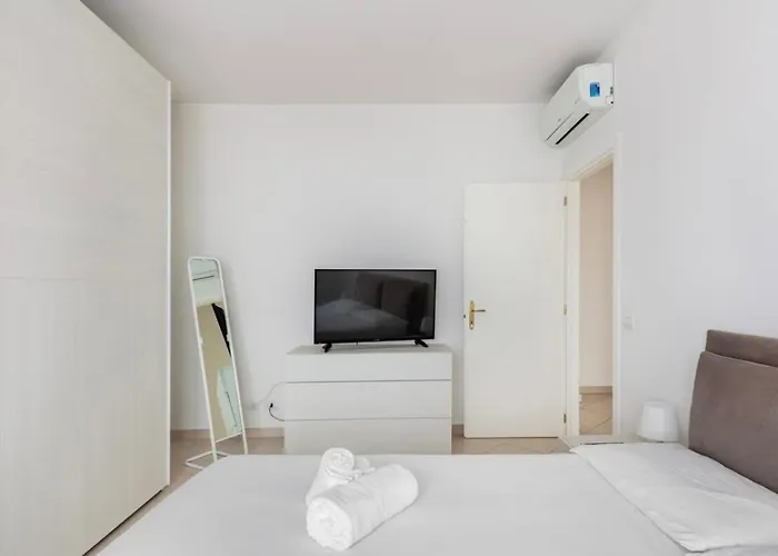 - Motor Valley-homes Apartment Formigine